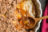 Paleo-Friendly Vegan Peach Crisp Recipe for Summer Desserts