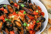 Creole Mussels Pasta with Spicy Tomato Sauce