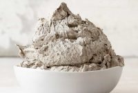 Creamy Oreo Frosting Recipe for Cakes and Cupcakes
