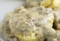 Classic Sawmill Gravy Recipe for Biscuits and Country Breakfast