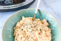Creamy Slow Cooker Macaroni and Cheese Recipe