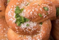 Homemade Garlic Knot Recipe: Soft, Chewy Garlic Bread Knots