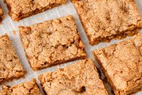 Chewy Apple Blondies Recipe with Cinnamon Streusel