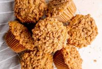 Apple Streusel Muffins Recipe with Cinnamon Crumble