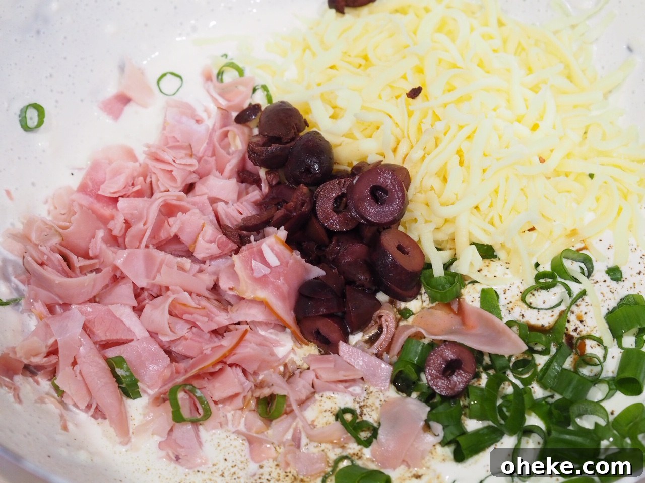 Delicious Ham and Cheese Cobb Loaf Dip