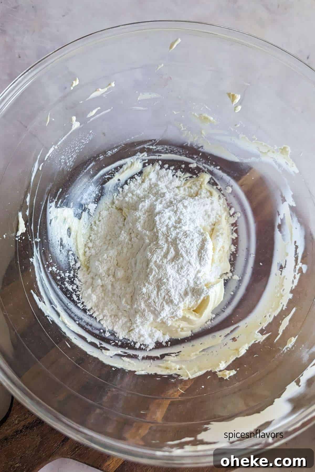 Fresh Strawberry Glaze for Cakes — Quick Homemade Icing 5 beat icing sugar and cream cheese