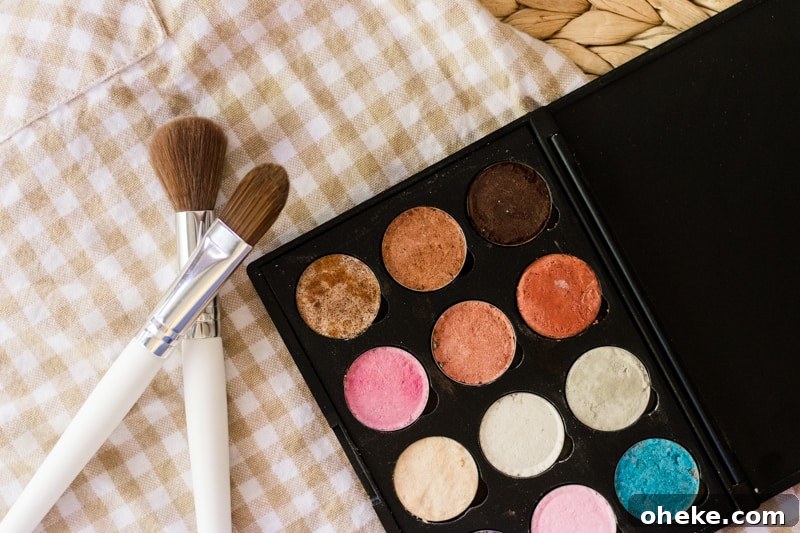 How to Make Natural Homemade Eyeshadow at Home 4 DIY eyeshadow in palette.