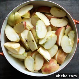 Chopped Apples for Pumpkin Pie Spiced Applesauce