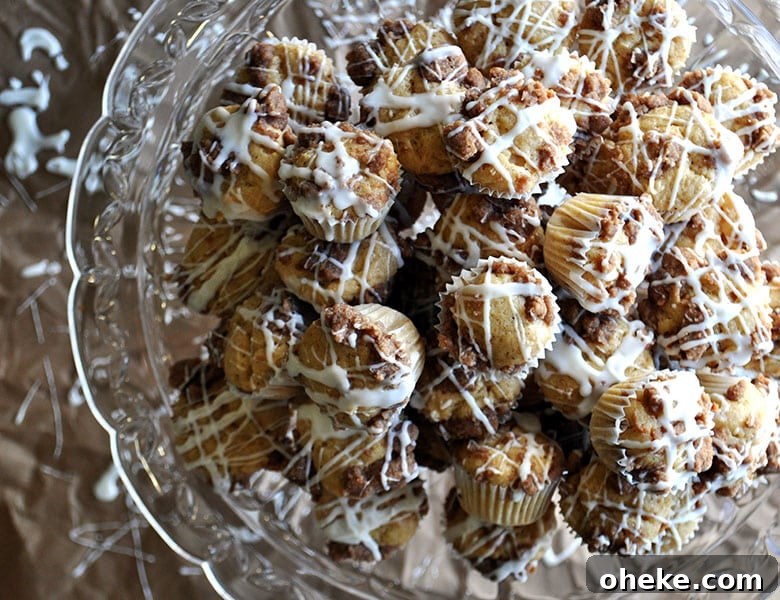 Cinnamon Streusel Mini-Muffins | ofbatteranddough.com