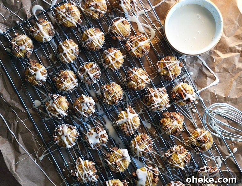 Cinnamon Streusel Mini-Muffins | ofbatteranddough.com