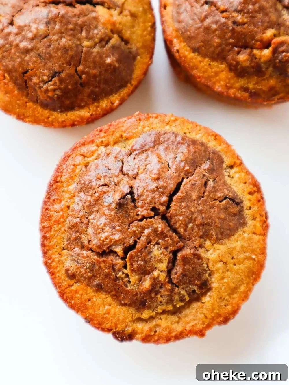 Flourless Marble Oatmeal Muffins with Swirled Chocolate and Vanilla 3 Flourless oatmeal marble muffins, gluten-free and tasty! Made with simple ingredients, this easy healthy muffin recipe is great for snacks or dessert!